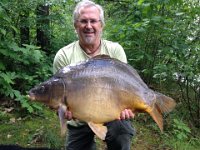 Arno-14,8-1  Von unserem Sportfreund Arno Spiegelkarpfen 14,8 kg gefangen Mai 2014